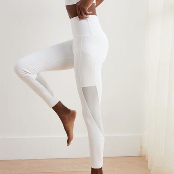OFFLINE By Aerie Goals High Waisted 7/8 Legging in White Sport Inseam size - Picture 4 of 14